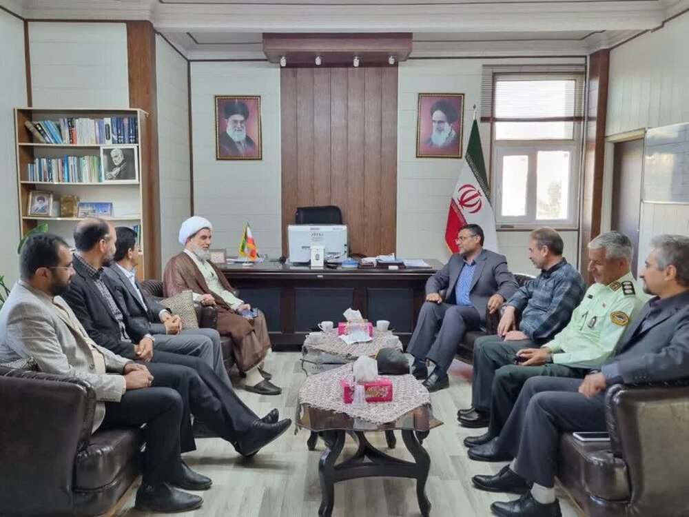 دیدار امام جمعه و مسئولین بویین زهرا با فرماندار شهرستان بویین زهرا