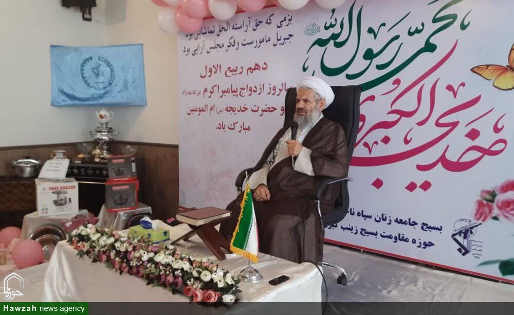 حجاب هر بانوی ایرانی، عَلَم مبارزه با فرهنگ غربی است