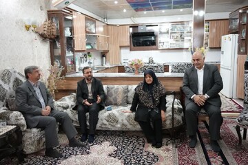 خانواده شهدا مظهر مقاومت و ایثار هستند