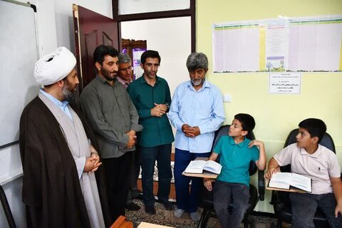 تصاویر/ بازدید امام جمعه شهرستان خوی از دارالقرآن امام خمینی (ره) آموزش و پرورش خوی