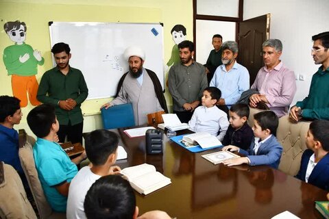 تصاویر/ بازدید امام جمعه شهرستان خوی از دارالقرآن امام خمینی (ره) آموزش و پرورش خوی