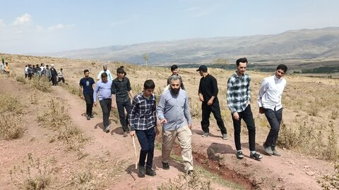 تصاویر/ اردوی زیارتی و سیاحتی طلاب خوی به روستای ممش خان