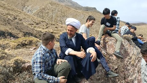 تصاویر/ اردوی زیارتی و سیاحتی طلاب خوی به روستای ممش خان