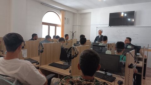 تصاویر/ دوره طرح میهمان خیمه گاه امام زمان (عج) در مدرسه علمیه امام خمینی (ره)شهرستان خوی