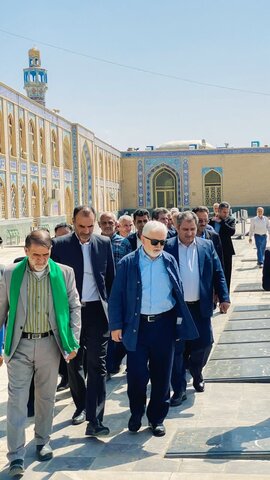 تصاویر/غباروبی و عطرافشانی ضریح امامزاده محمد هلال بن علی (ع)