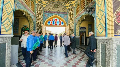 تصاویر/غباروبی و عطرافشانی ضریح امامزاده محمد هلال بن علی (ع)