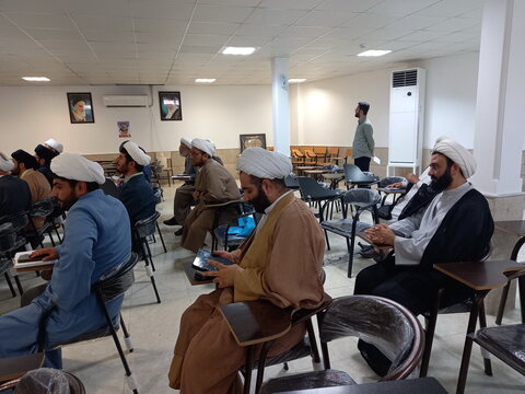 تصاویر/ کارگاه آموزشی نگارش پایان‌نامه با حضور اساتید مدارس علمیه کاشان