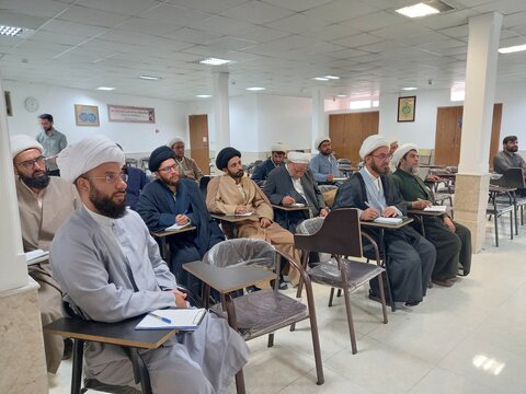 تصاویر/ کارگاه آموزشی نگارش پایان‌نامه با حضور اساتید مدارس علمیه کاشان