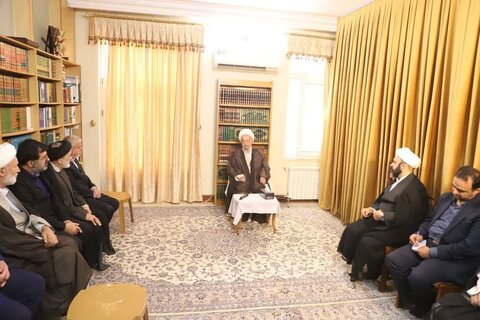 Rencontre du ministre iranien de la Culture avec le grand ayatollah Makarem Shirazi