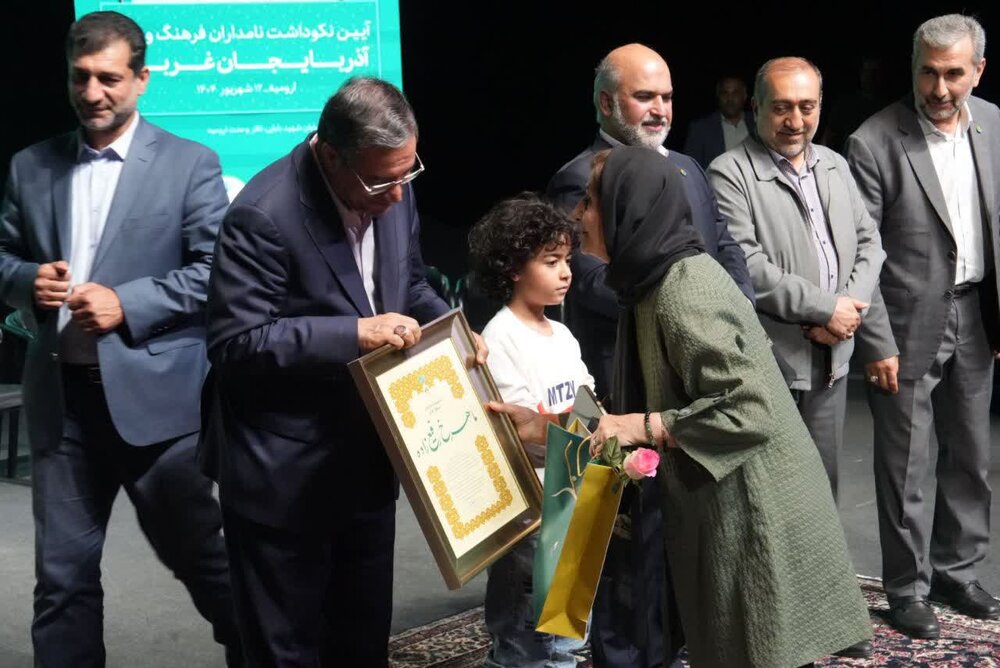 تصاویر/ آیین نکوداشت نامداران فرهنگ و هنر آذربایجان‌غربی