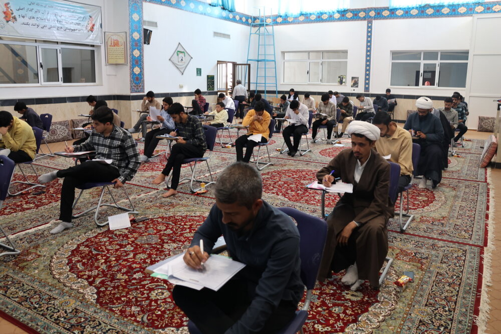 اعتباربخشی به رویدادهای نخبگانی با برگزاری آزمون کتبی در حوزه علمیه خراسان + تصویر
