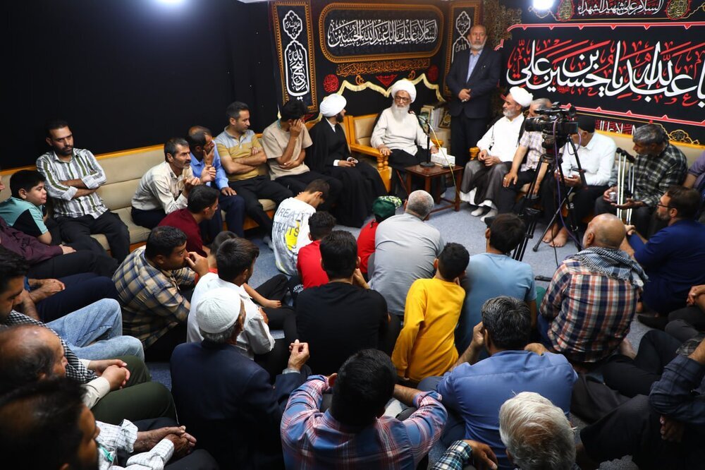 Ayatollah Al-‘Udhma Bashir Najafi akutana na mazuwari wa Kiirani huko Najaf Ayatollah Al-‘Udhma Bashir Najafi akutana na mazuwari wa Kiirani huko Najaf