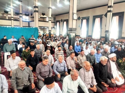 تصاویر/  اقامه نماز جمعه امروز شهرستان چهاربرج