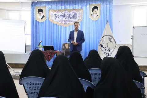 تصاویر/ دوره جریان شناسی رسانه و تدوین موبایلی ویژه بانوان فعال مسجدی و هیئتی در ارومیه