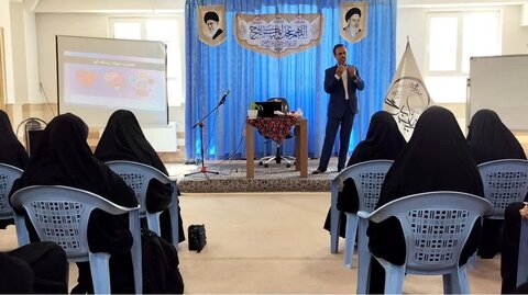 تصاویر/ دوره جریان شناسی رسانه و تدوین موبایلی ویژه بانوان فعال مسجدی و هیئتی در ارومیه