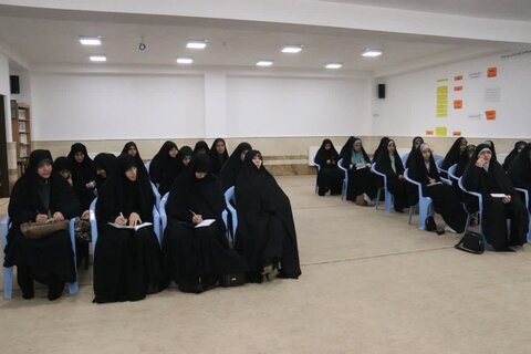 تصاویر/ دوره جریان شناسی رسانه و تدوین موبایلی ویژه بانوان فعال مسجدی و هیئتی در ارومیه