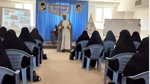 تصاویر/ دوره جریان شناسی رسانه و تدوین موبایلی ویژه بانوان فعال مسجدی و هیئتی در ارومیه