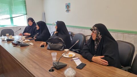 تصاویر /جلسه هیات اندیشه ورزان بانوان ستاد عتبات و عالیات استان قزوین برگزار شد