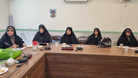 تصاویر /جلسه هیات اندیشه ورزان بانوان ستاد عتبات و عالیات استان قزوین برگزار شد