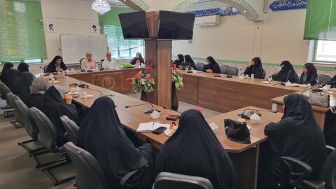 تصاویر /جلسه هیات اندیشه ورزان بانوان ستاد عتبات و عالیات استان قزوین برگزار شد