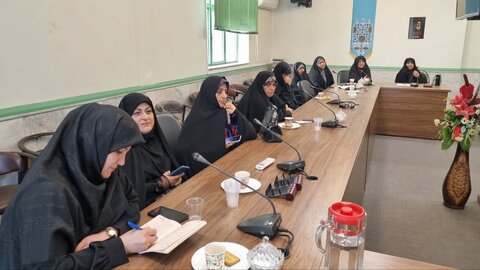 تصاویر /جلسه هیات اندیشه ورزان بانوان ستاد عتبات و عالیات استان قزوین برگزار شد