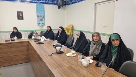 تصاویر /جلسه هیات اندیشه ورزان بانوان ستاد عتبات و عالیات استان قزوین برگزار شد
