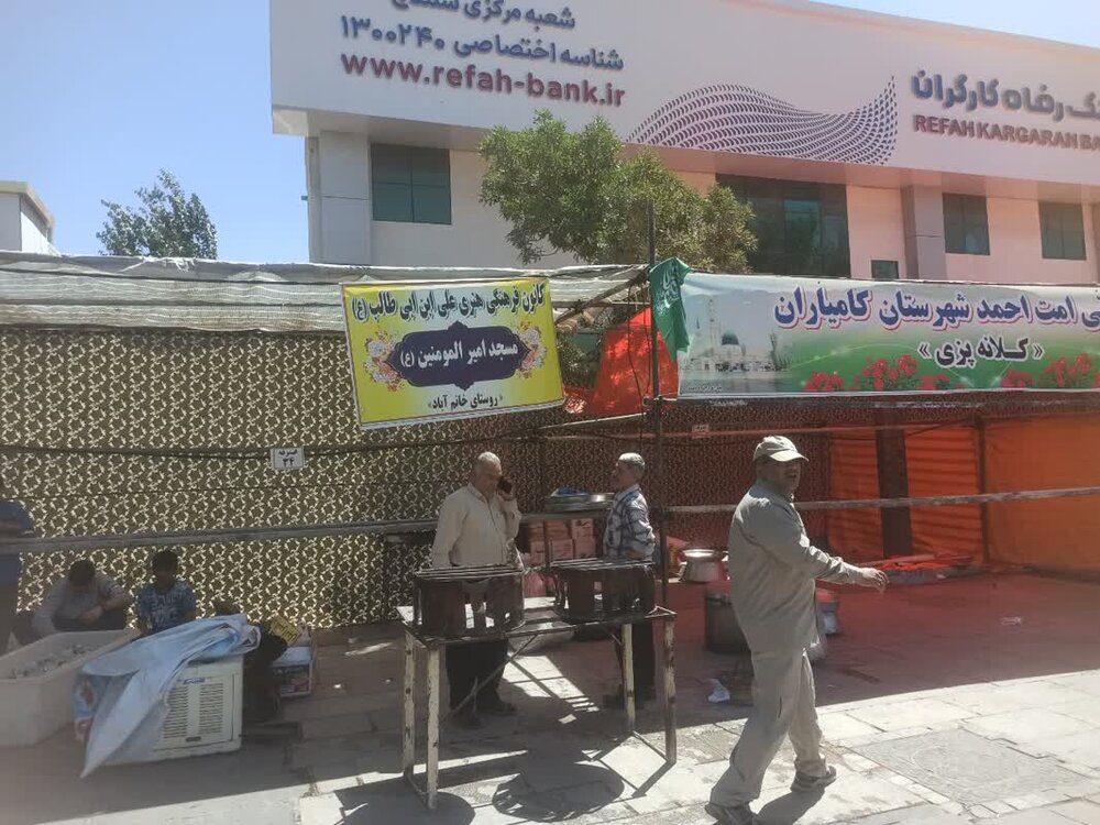 فیلم| مراحل آماده سازی غرفه‌های مهمانی امت احمد در شهر کامیاران