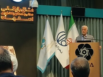 توجه به گذشته و امید به آینده راه نجات نسل جوان است