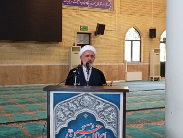 راز موفقیت رهبر انقلاب تقوای ایشان و تسلط بر قرآن است