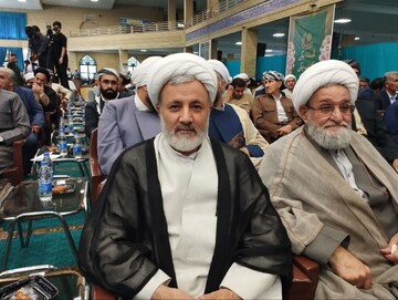 امت اسلام، با جمعیتی بالغ بر دو میلیارد نفر، می‌تواند قدرت برتر جهانی باشد