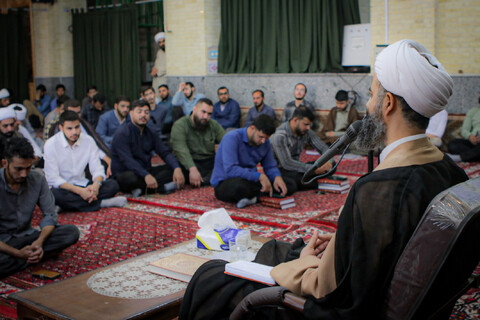 تصاویر/جلسه گفت‌وگو و هم‌اندیشی با حجت‌الاسلام والمسلمین موسیوند مدیر مدرسه علمیه آیت الله آخوند (ره)