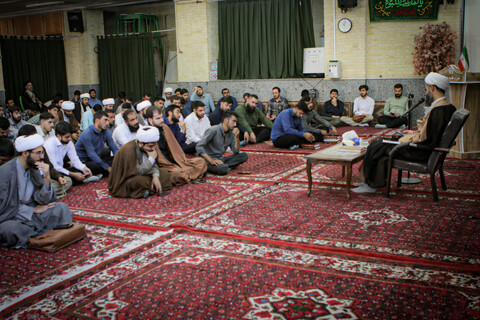 تصاویر/جلسه گفت‌وگو و هم‌اندیشی با حجت‌الاسلام والمسلمین موسیوند مدیر مدرسه علمیه آیت الله آخوند (ره)