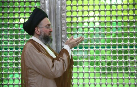 تصاویر/ ادای احترام سید عمار حکیم به حضرت امام خمینی (س)