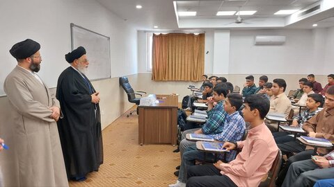 حضور آیت‌الله مدرسی متولی مدینة‌العلم کاظمیه در دوره میثاق آموزشی