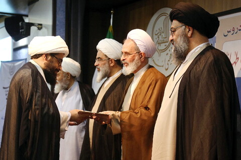 تصاویر/ آیین افتتاحیه بیست و هشتمین سال دروس مجمع آموزشی پژوهشی ائمه اطهار(ع)