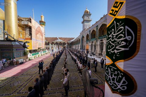 رَفْع راية البهجة والمسرة في الصحن الحيدري احتفاءً بمولد النبي محمد (ص) والإمام الصادق (ع)