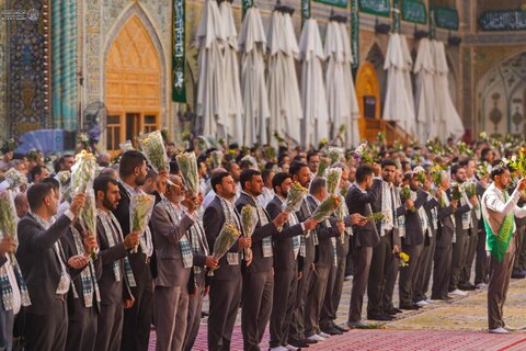 رَفْع راية البهجة والمسرة في الصحن الحيدري احتفاءً بمولد النبي محمد (ص) والإمام الصادق (ع)