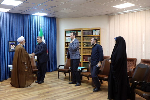 تصاویر/ دیدار مدیر عامل خبرگزاری ایکنا با آیت الله اعرافی