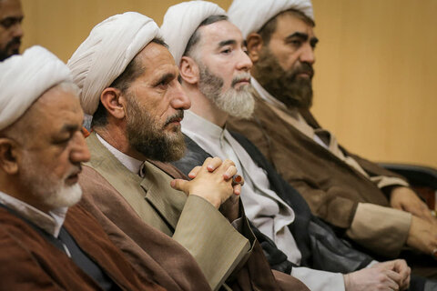 تصاویر / برگزاری دوره آموزش روحانیون رسمی با حضور امام جمعه قزوین