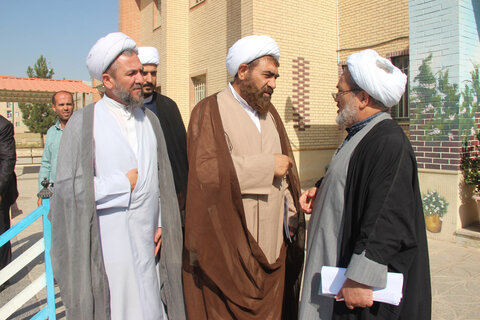 تصاویر / برگزاری دوره آموزش روحانیون رسمی با حضور امام جمعه قزوین