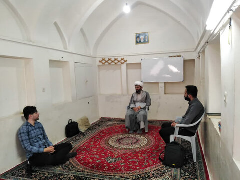 آغاز کلاس های درس مدرسه علمیه آیت‌الله مدنی کاشانی(ره)
