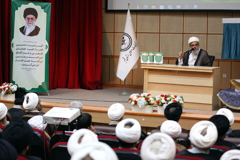 تصاویر/ آیین رونمایی و آغاز برپایی جلسات درس اخلاق در مساجد استان قم