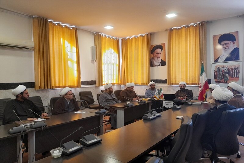 نشست هماندیشی معاونان تبلیغ کرمانشاه؛ گامی نو در توسعه فعالیتهای تبلیغی+ تصاویر