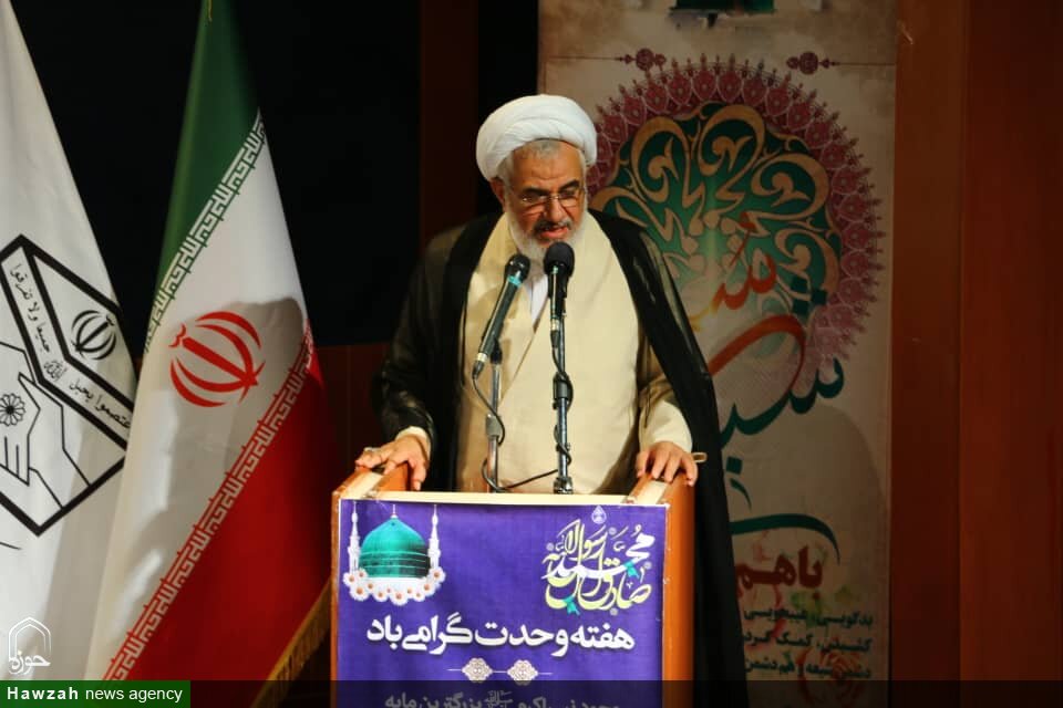 فقر، سنگ بنای تفرقه در امت اسلامی است