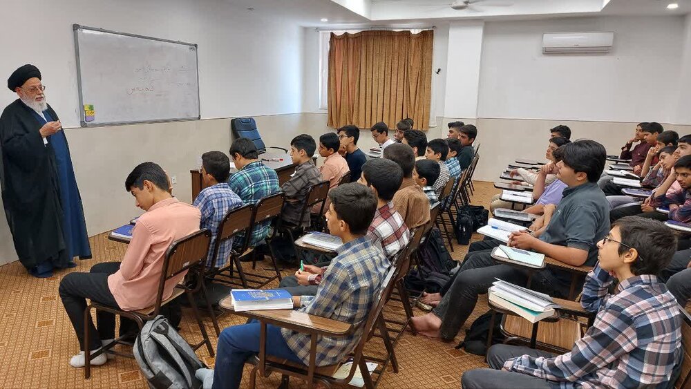 تصاویر/ برگزاری دوره میثاق آموزشی در مدرسه مدینه العلم کاظمیه