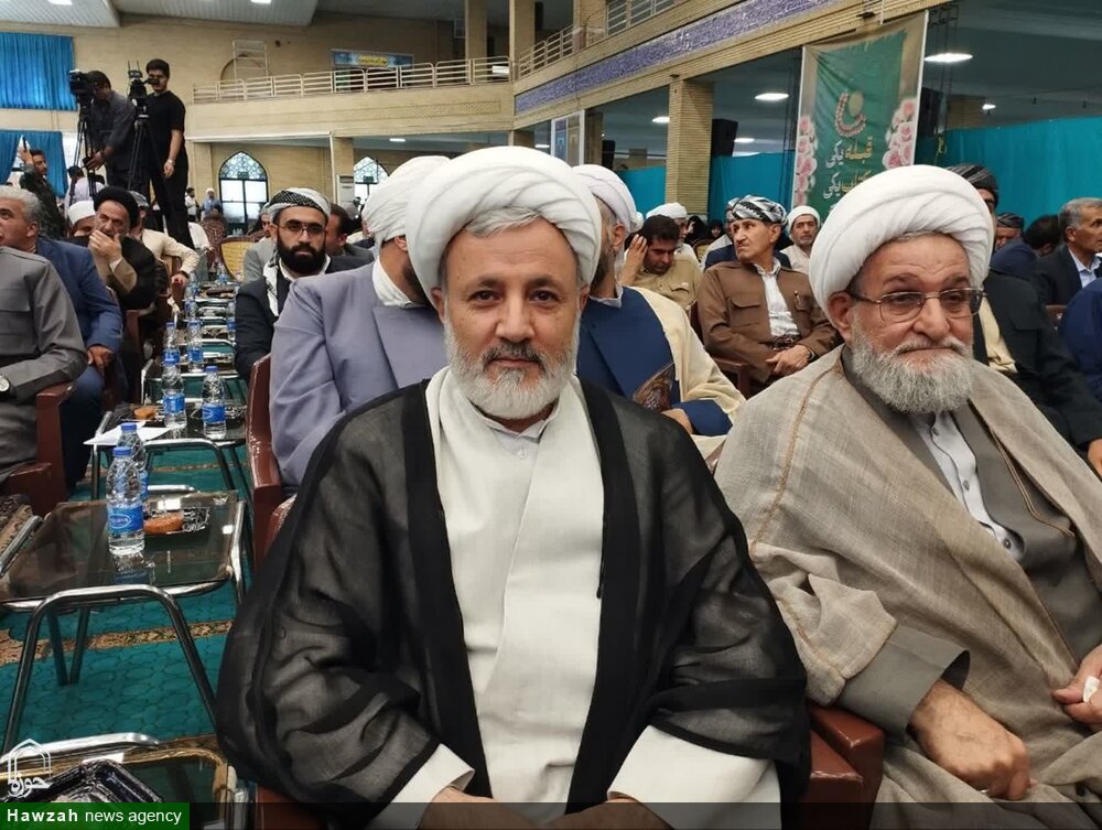 امت اسلام، با جمعیتی بالغ بر دو میلیارد نفر، می‌تواند قدرت برتر جهانی باشد