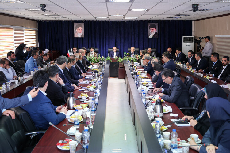 به دنبال شناسایی علت مشکلات و رفع آنها باشیم