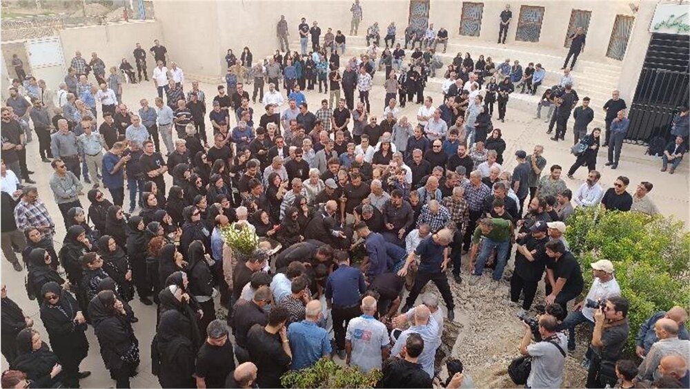 فیلم | مراسم بدرقه و تشییع استاد ایرج صغیری پدر تئاتر آئینی ایران