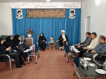 لزوم معرفی پیامبر مهربانی به عنوان الگو در جامعه و خانواده