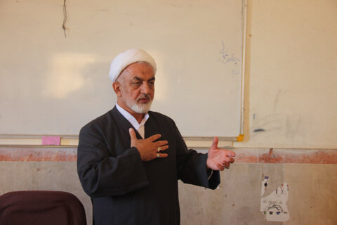 تصاویر /  دوره دانش افزایی  روحانیون رسمی شاغل در آموزش وپرورش